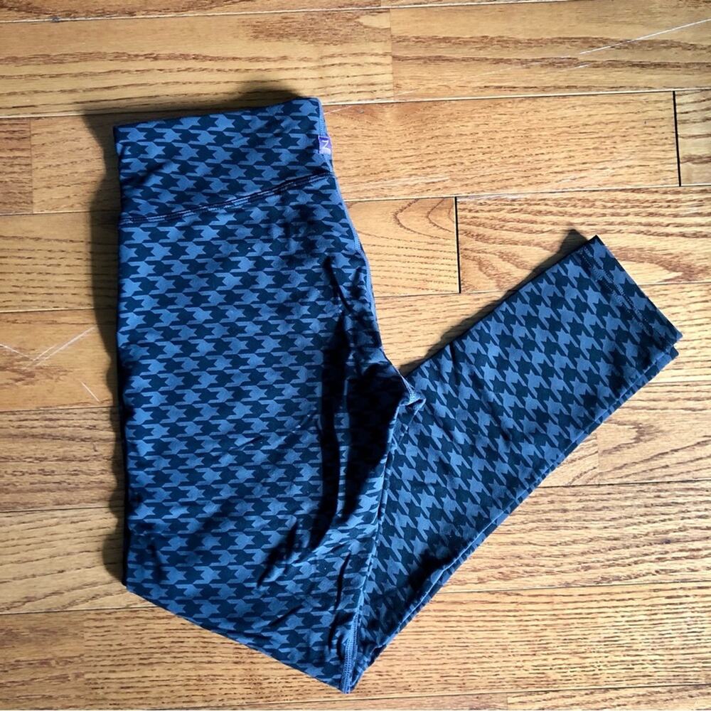 Zella Houndstooth Casual Athleisure Gray Black Leggings Women’s Size Small NWOT - Picture 7 of 8